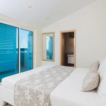 Hébergement de vacances Awesome In Blato With House Sea View *
